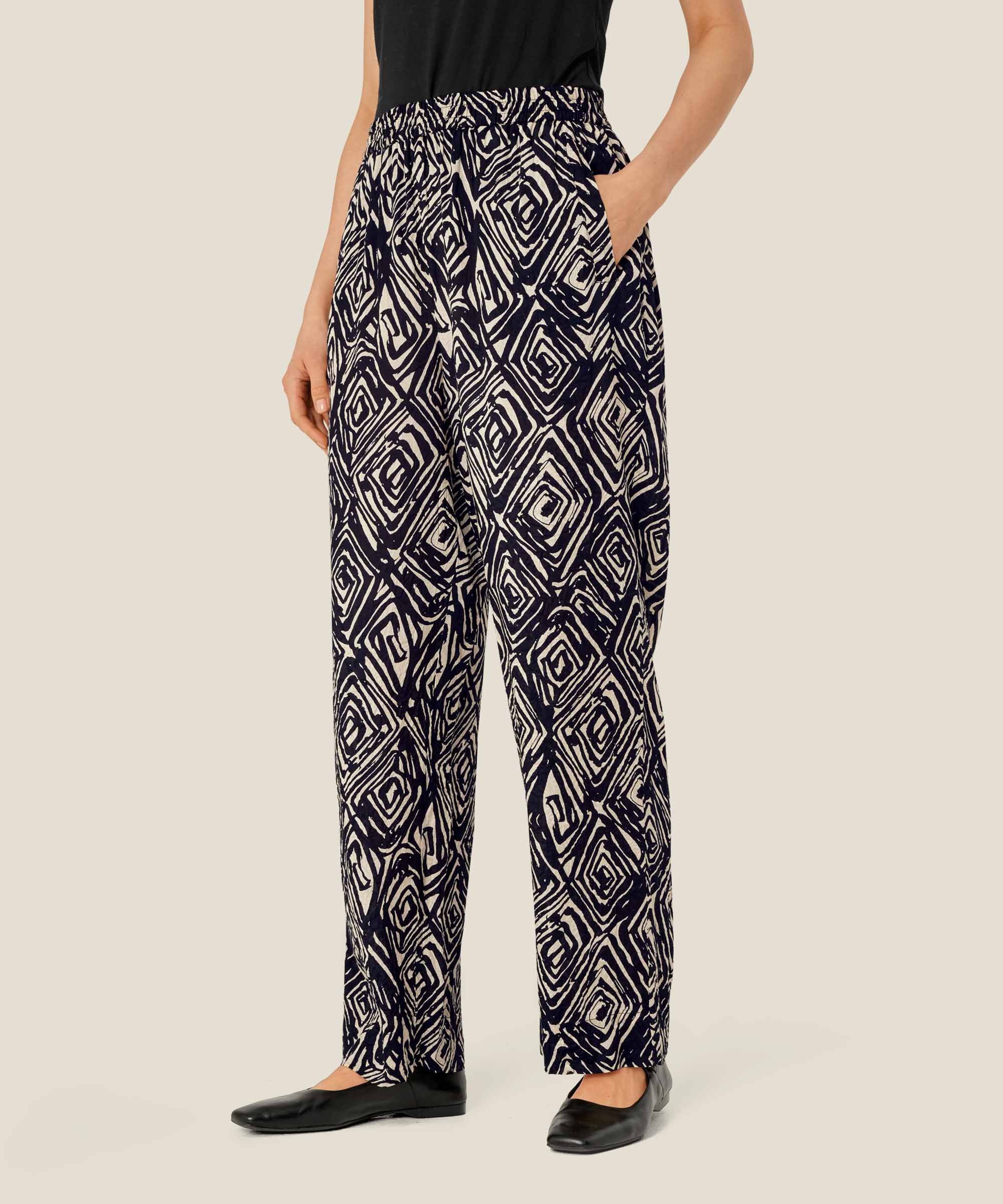 Peonos Trousers, Black