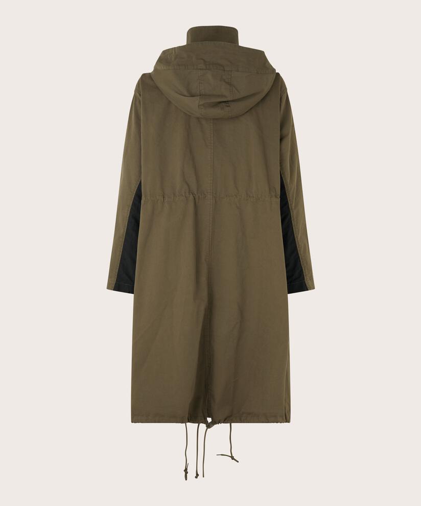 Titus Coat, Crocodile