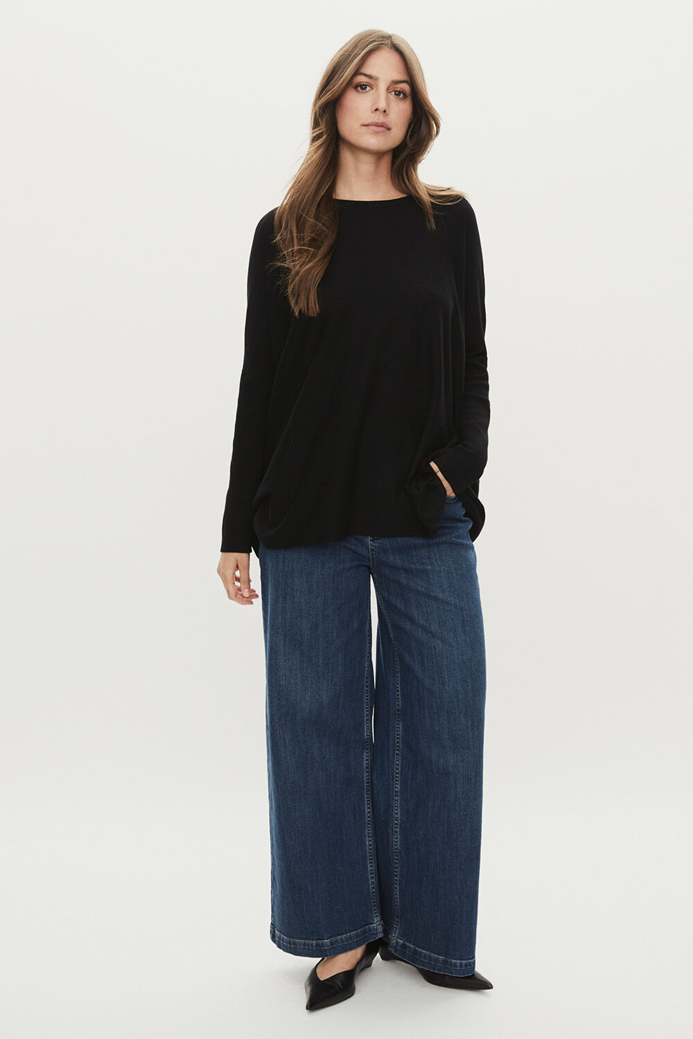 Passang Trousers - Blue Denim, Fanasi Jumper - Black