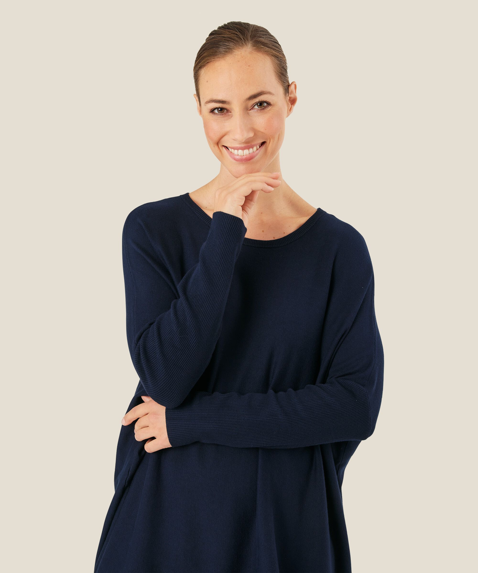 Fanasi Jumper, Navy