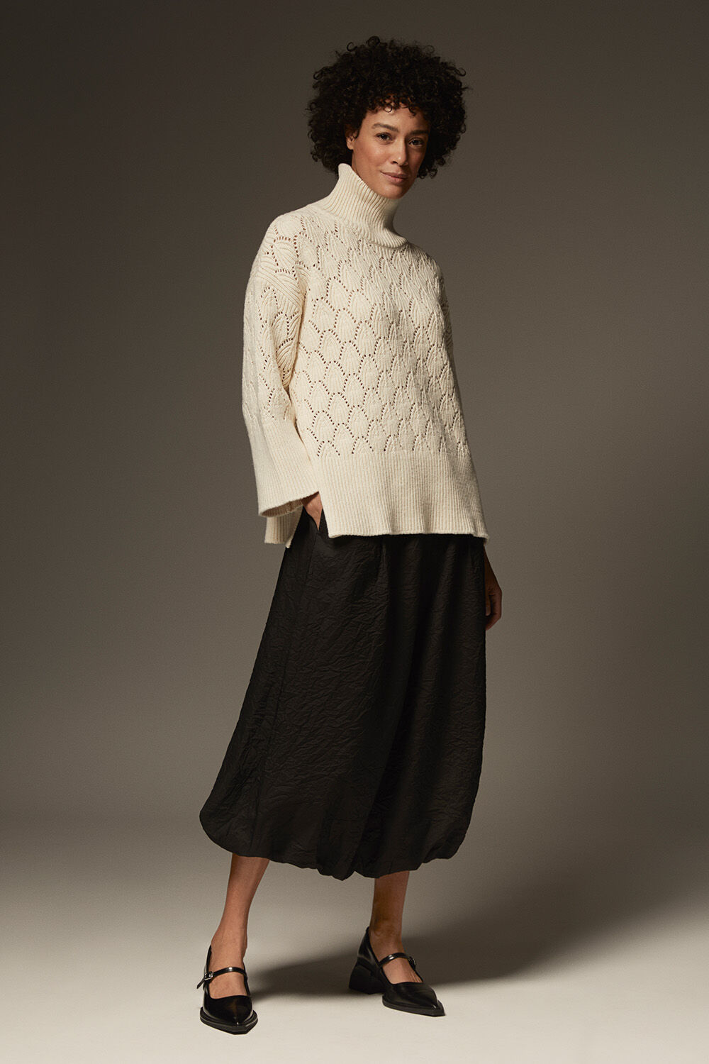 Fabiano Pullover - Whitecap, Saraid Skirt - Black