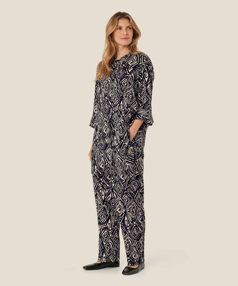 Peonos Trousers, Black