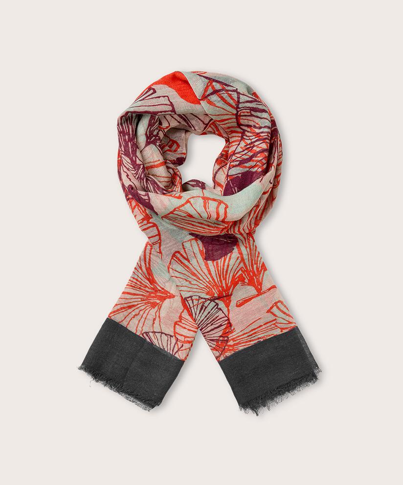 Adelelia Scarf, Poinciana