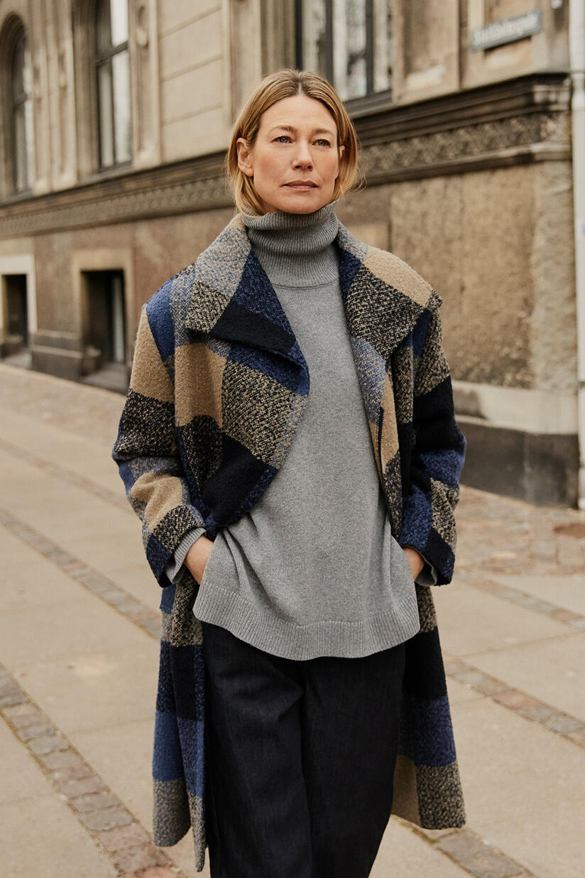 Tasoula Coat - Navy Blazer, Faricka Pullover - M. Grey mel., Passang Denim Trousers - Dark Denim