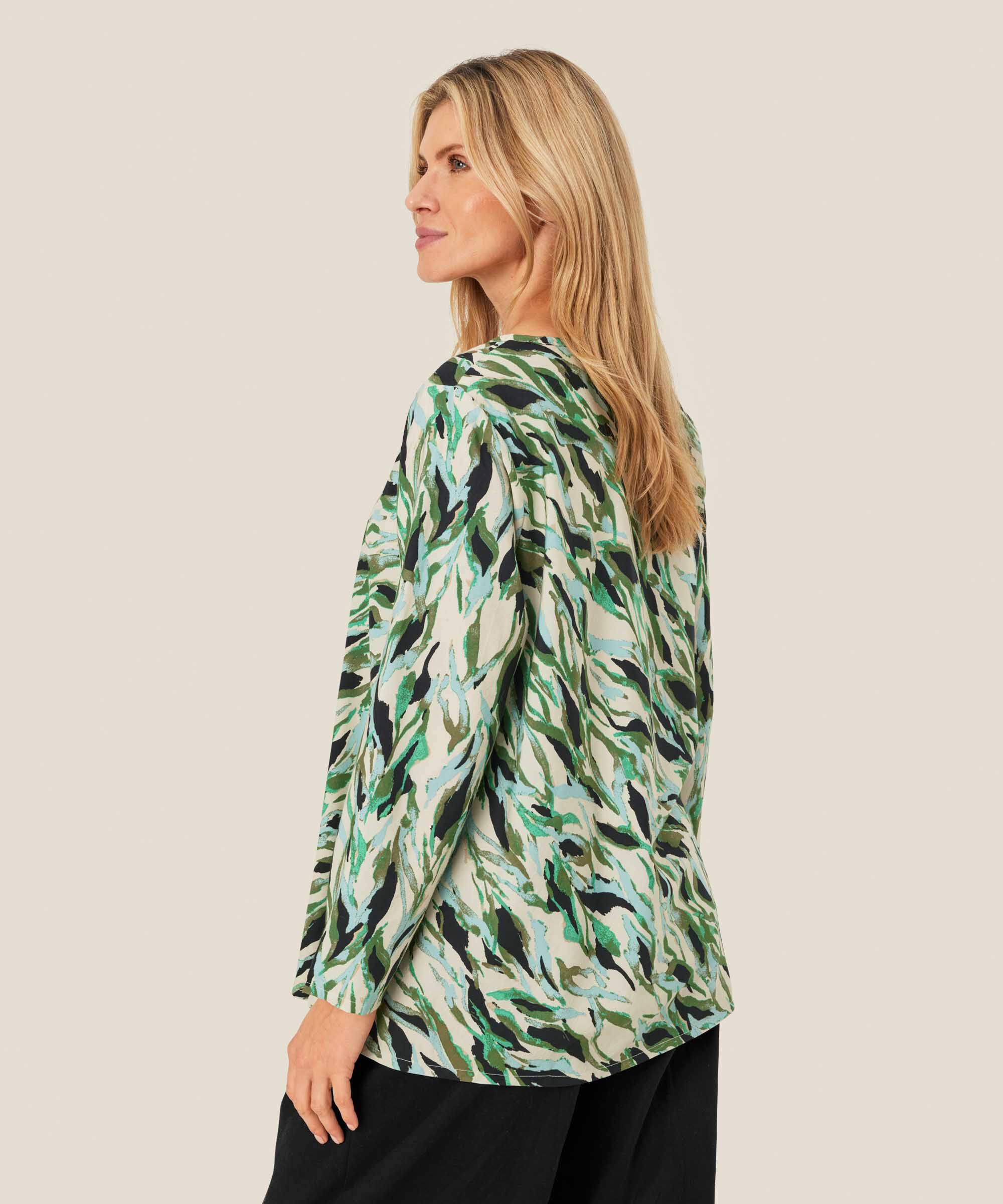 Kay Blouse, D. Lichen Green
