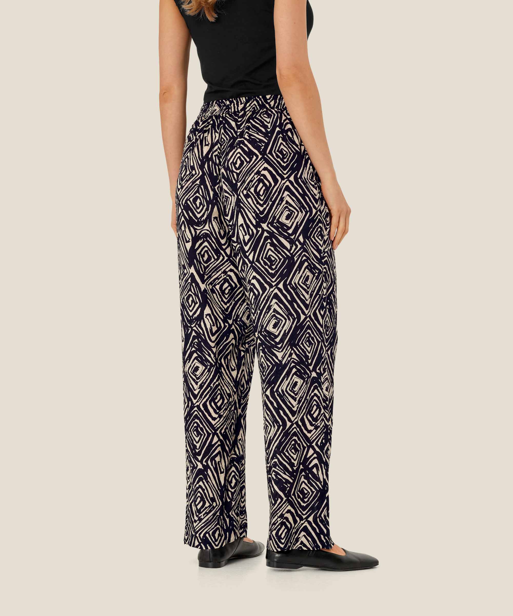 Peonos Trousers, Black