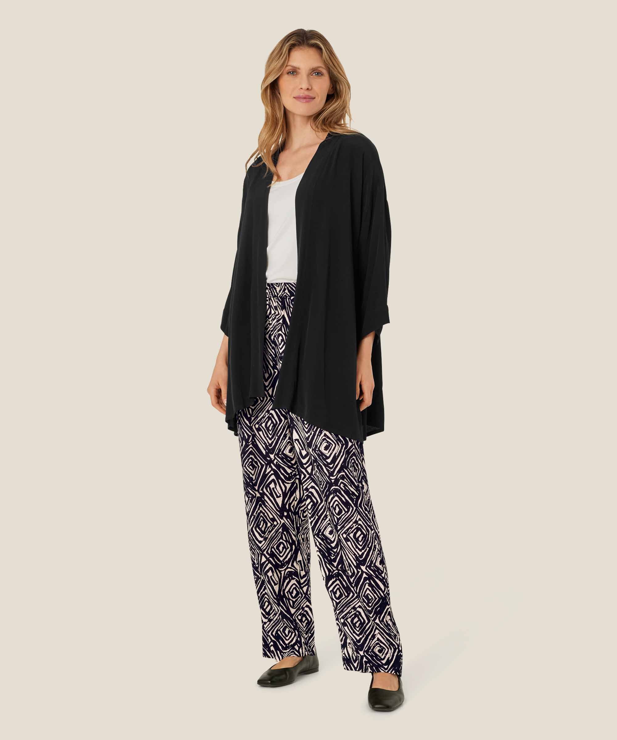 Peonos Trousers, Black