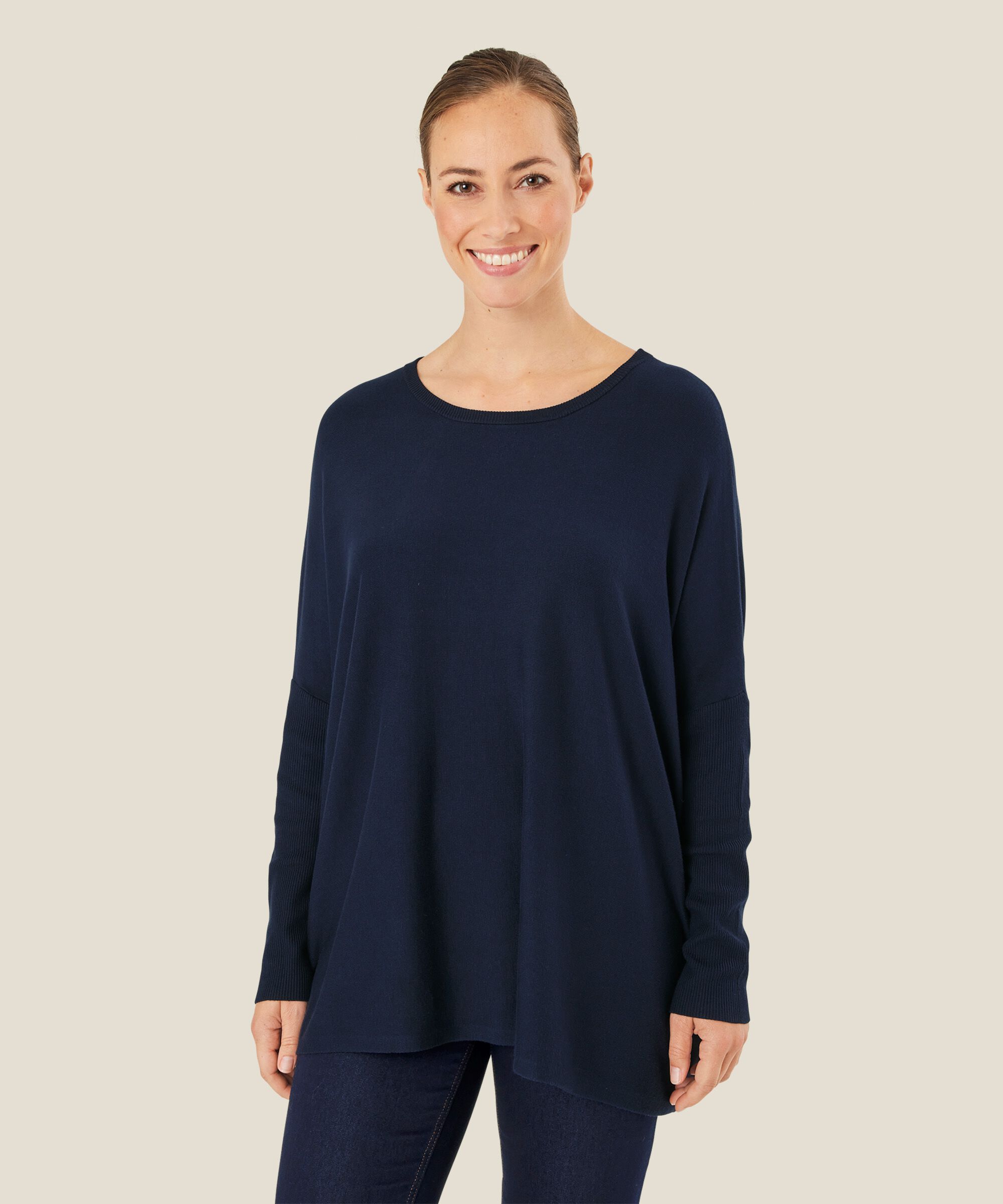 Fanasi Jumper, Navy