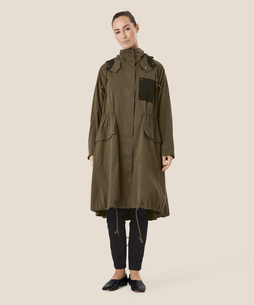 Titus Coat, Crocodile