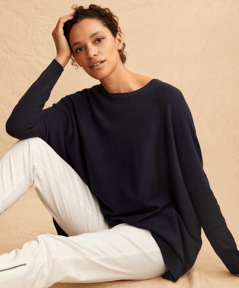 Fanasi Jumper, Navy