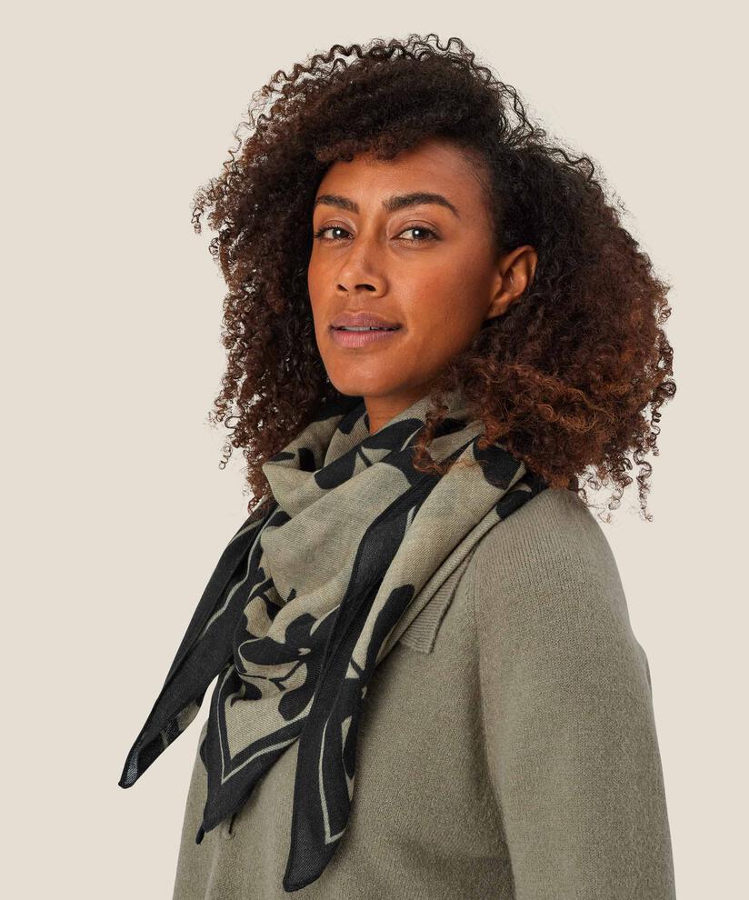 Anelo Scarf, Vetiver