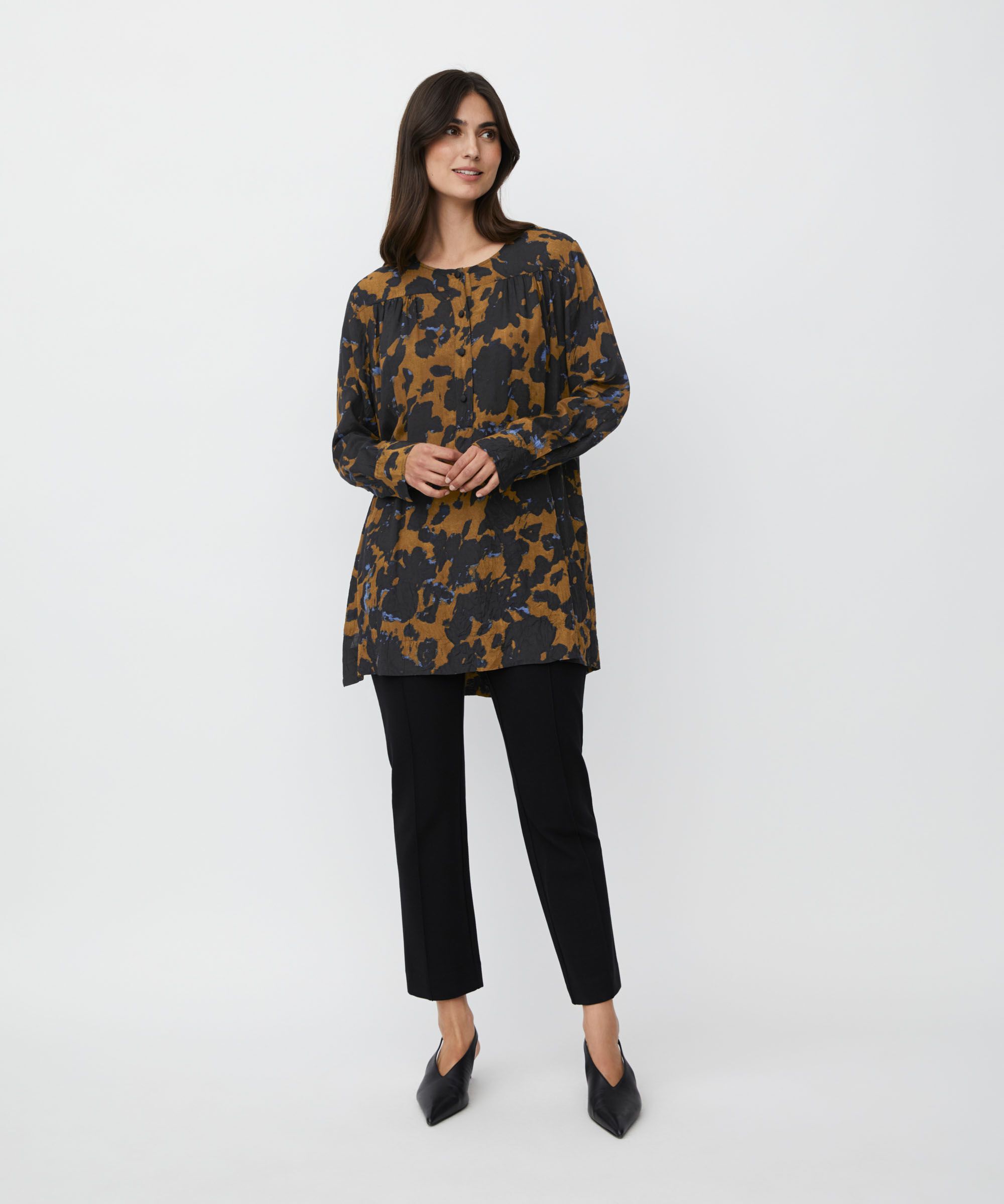 Gigise Tunic, Breen