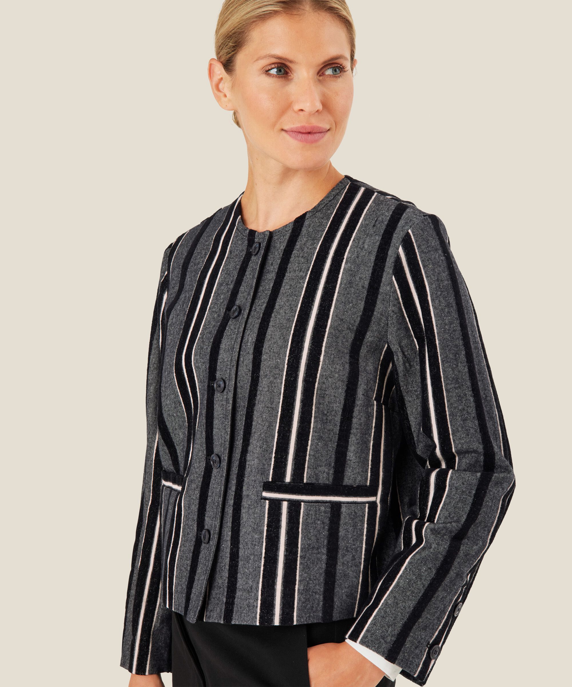 Jasmiba Jacket, Black