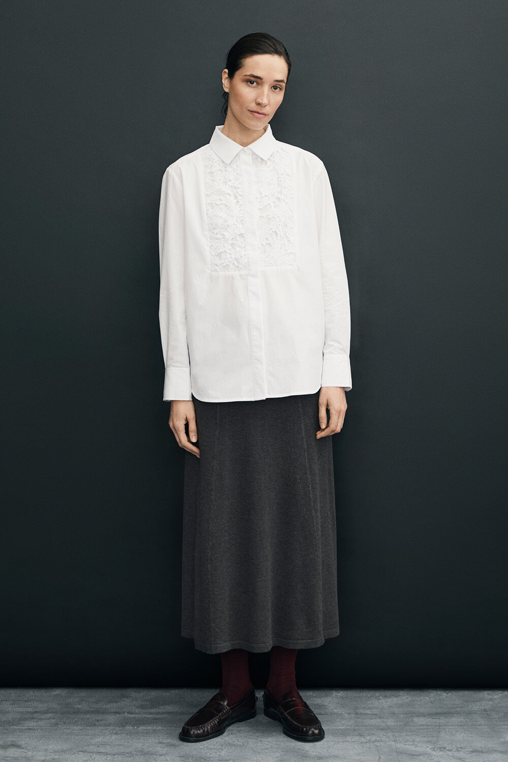 Ilvian Shirt - White, Samira Skirt - D. Grey mel.