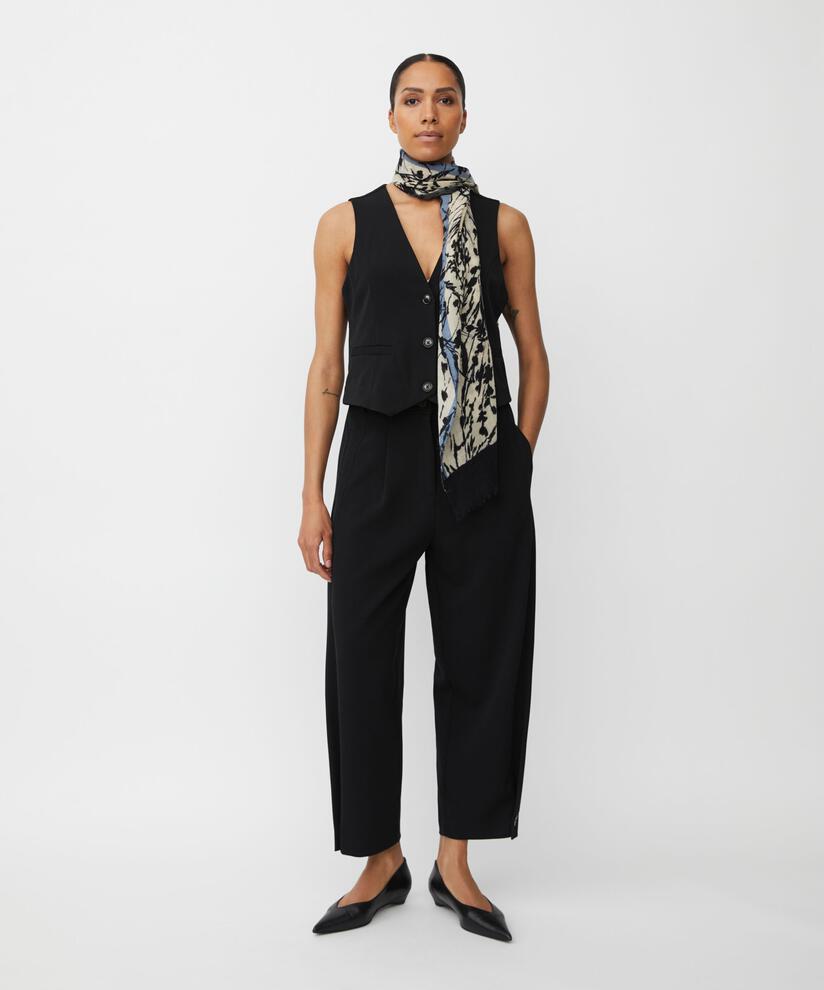 Azumari Wool Scarf, Black