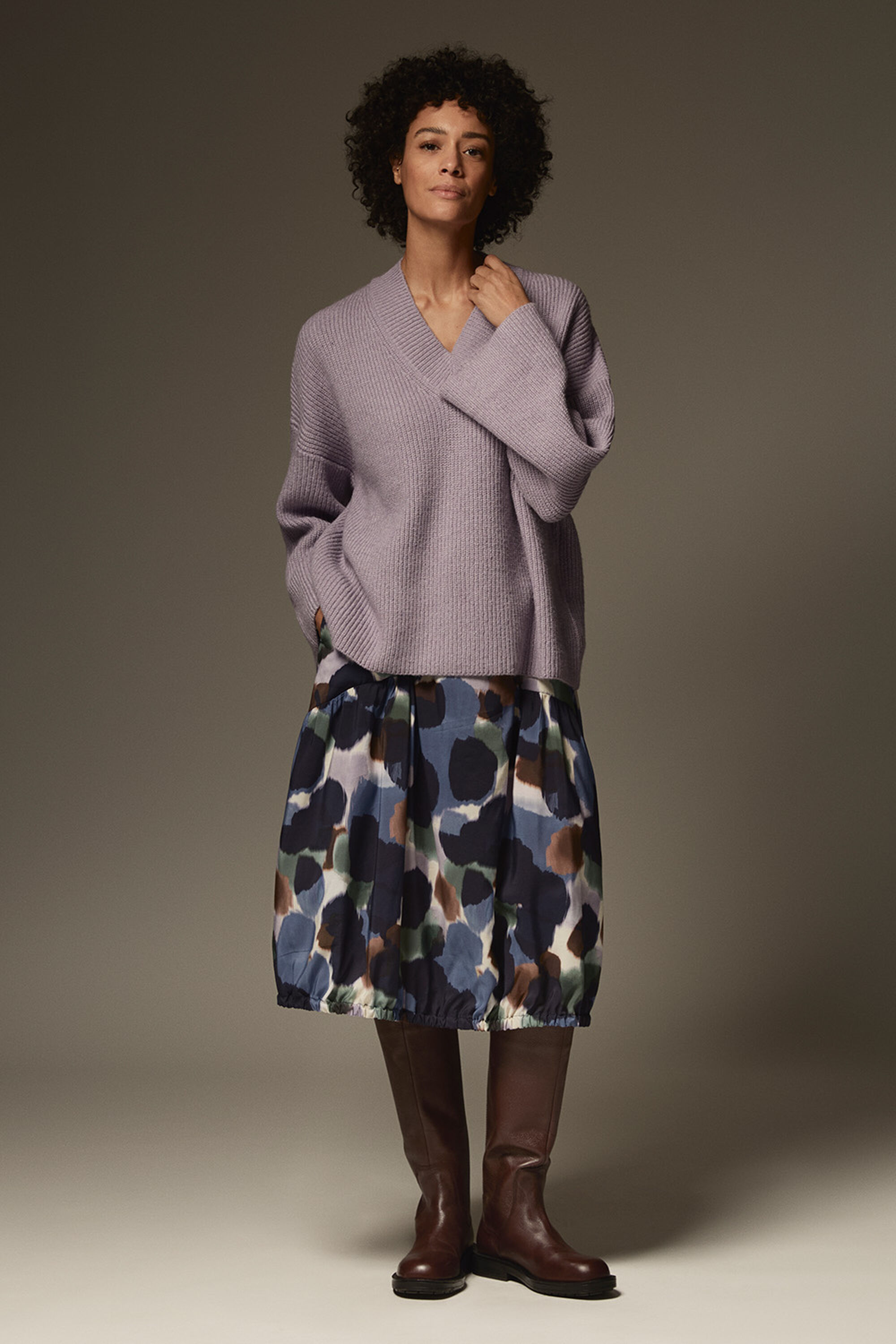 Fayima Pullover - Wisteria, Sucela Skirt - Navy Blazer, Els JERSEY Top - Navy